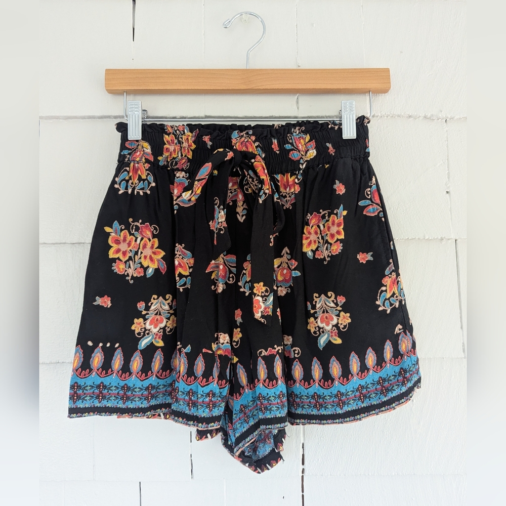 Francesca's Angie Black Colorful Patterned Shorts Size Small